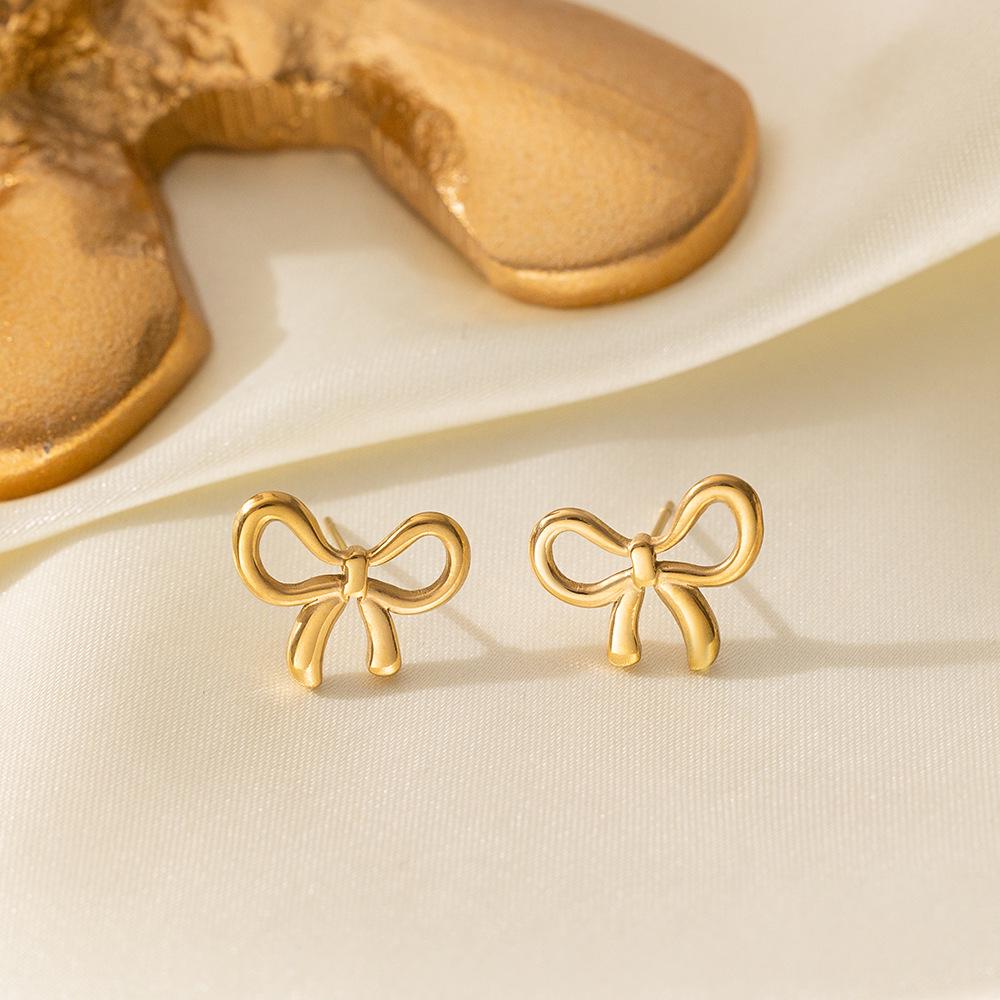 Elegant Titanium Steel Bow Necklace - Luxury Clavicle Chain for Women