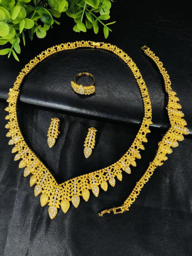Νυφικό Σετ Κοσμημάτων επιχρυσωμένο με χρυσό 24Κ: Κολιέ, Σκουλαρίκια, Δαχτυλίδι & Βραχιόλι για Γάμους Μέσης Ανατολής, Ινδικούς και Νιγηριανούς.