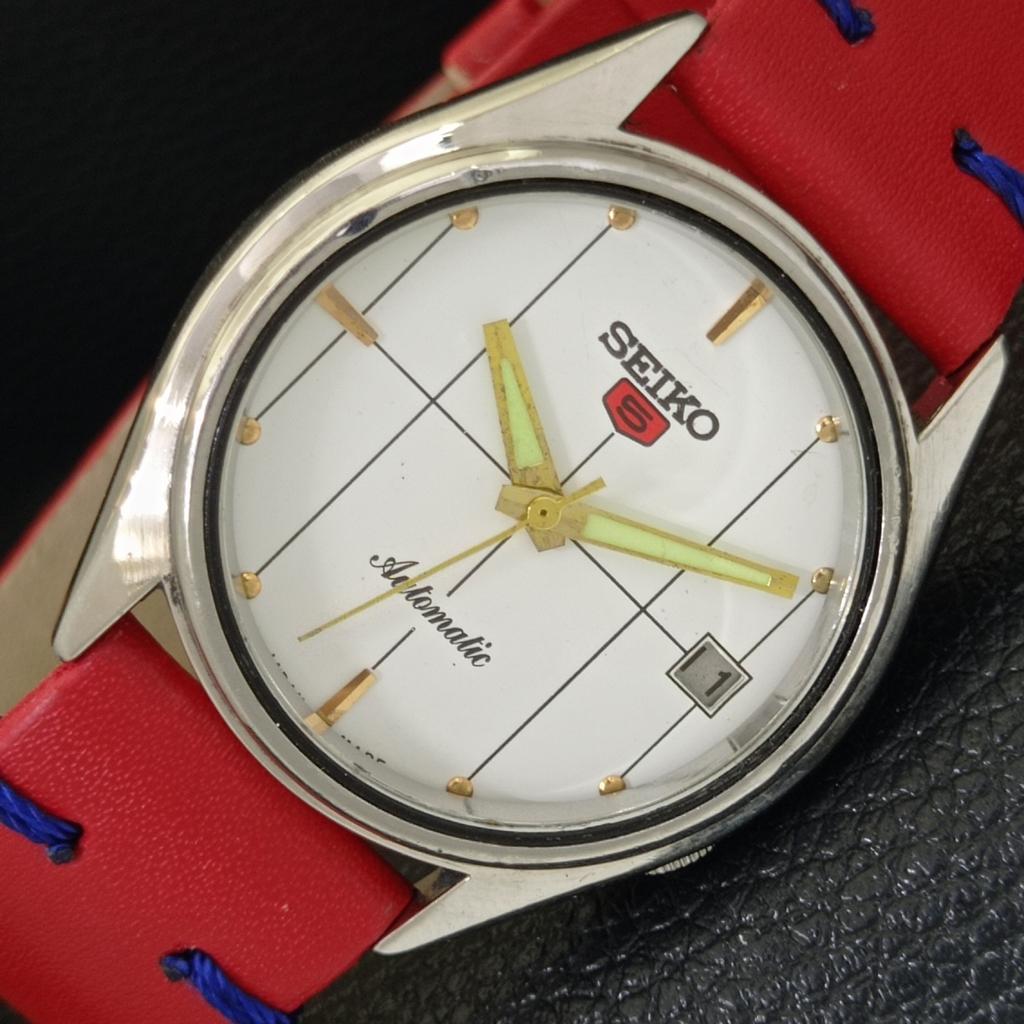 

JAPAN VINTAGE SEIKO 5 AUTOMATIC 7005A MENS WHITE COLOR DIAL WATCH a702304-5 R124-a702304