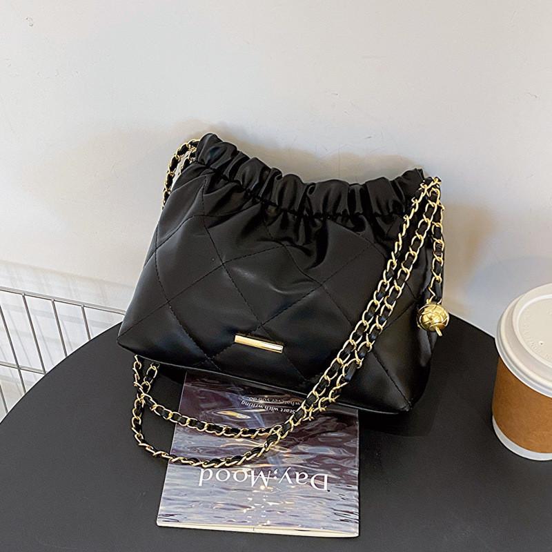 

2023 New Fashion Casual Diamond Shoulder Bag For Women With Chain Strap чёрный