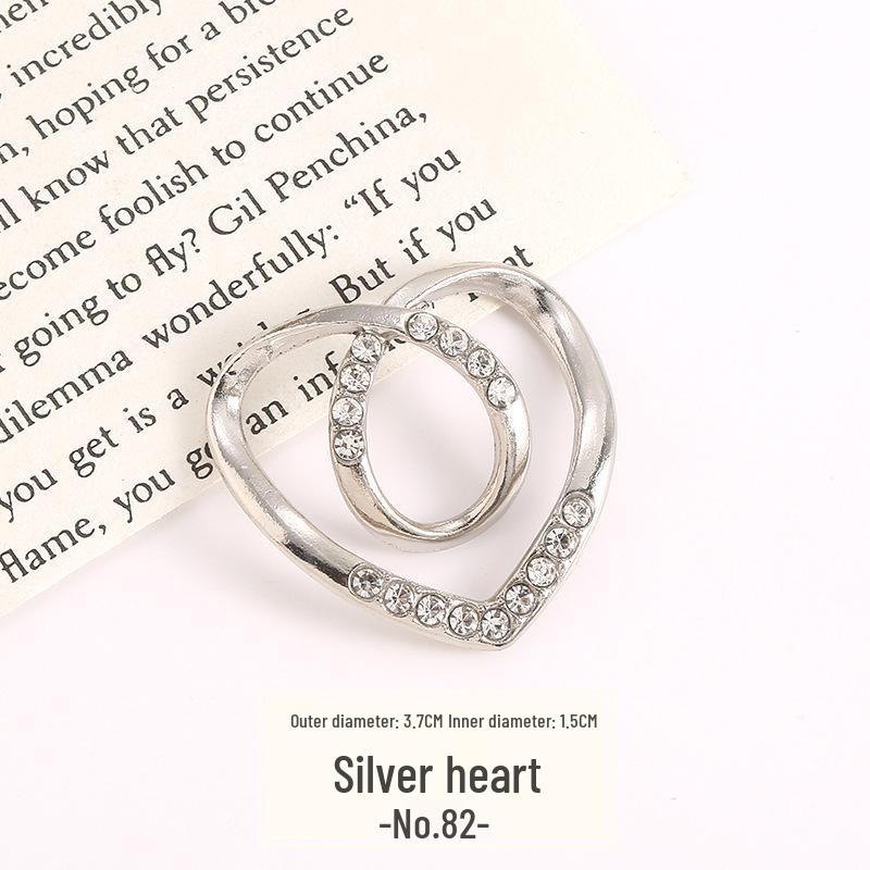 

Модная пряжка для завязывания шарфа и футболки для формирования талии и подтягивания подола