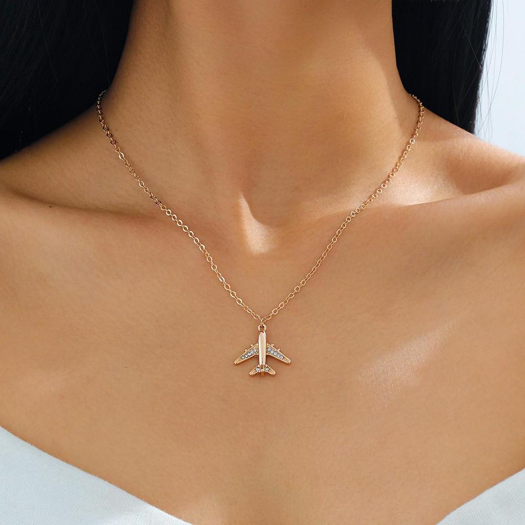 Exquisite Zirkon Schlüsselbein Halskette: Schmuck aus Titanstahl im japanisch-koreanischen Nischenstil