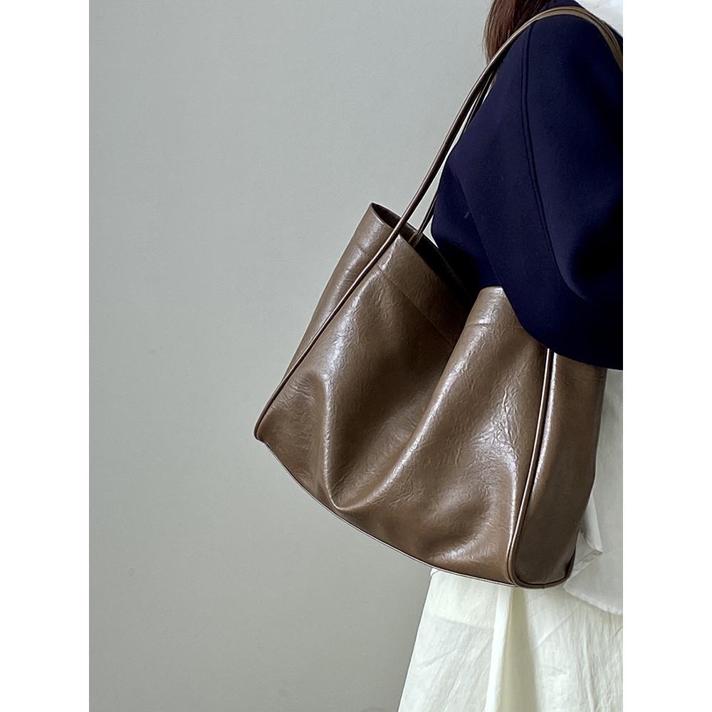 IELGY Korean Version Casual Soft Leather Commuter Fashion Shoulder Tote Bag