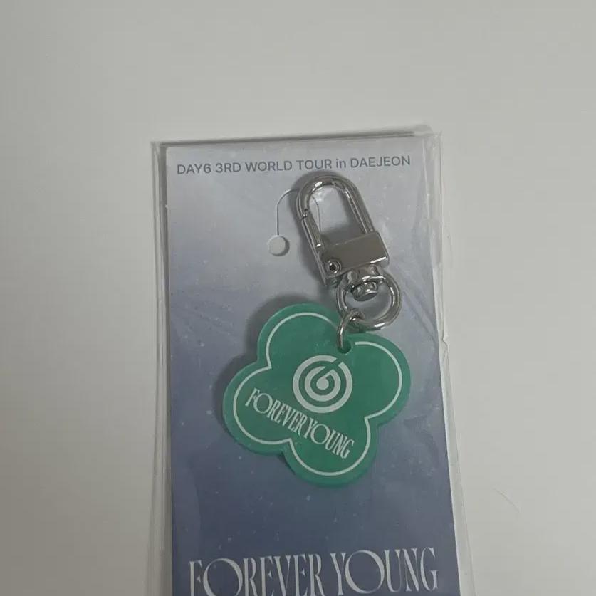 

DAY6 Вечно Молодой Тэджон Брелок-подарок при поступлении