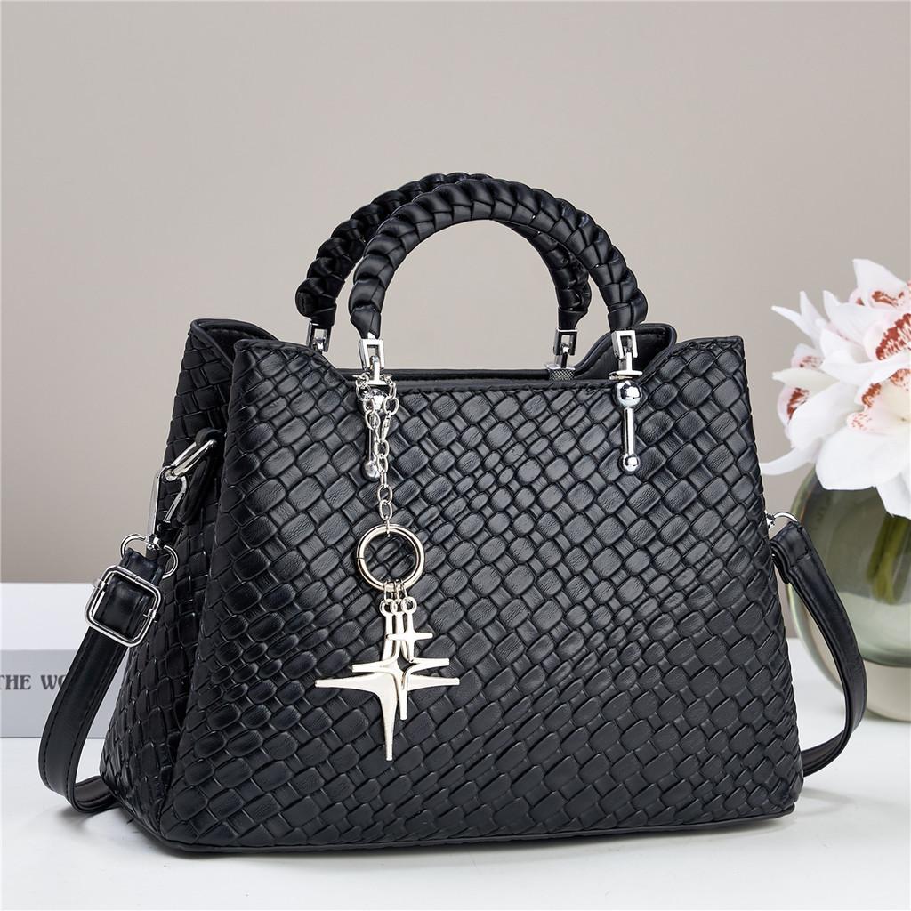 

Chic Medium-sized Soft Leather Tote Bag For Women Perfect For Work And Casual Outings чёрный