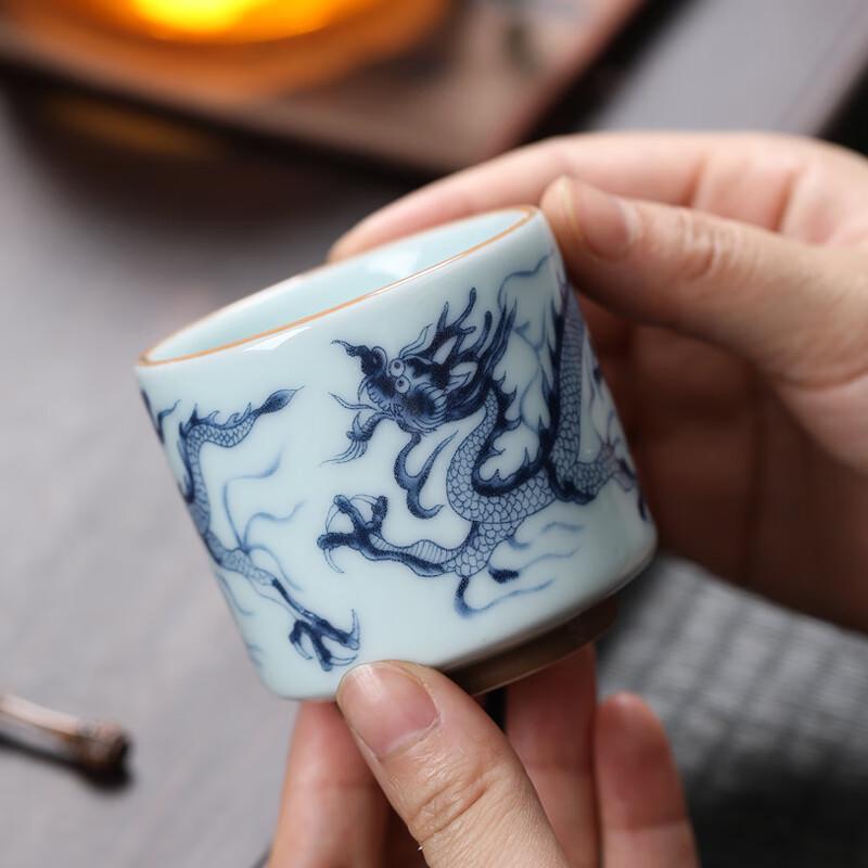 MULTIPOTENT Antique Blue & White Porcelain Dragon Tea Cup