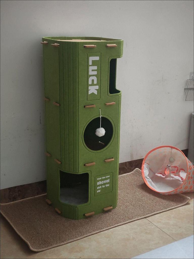 Breathable Multi-layer Felt Cat Scratching Post & Universal House with Large Space
