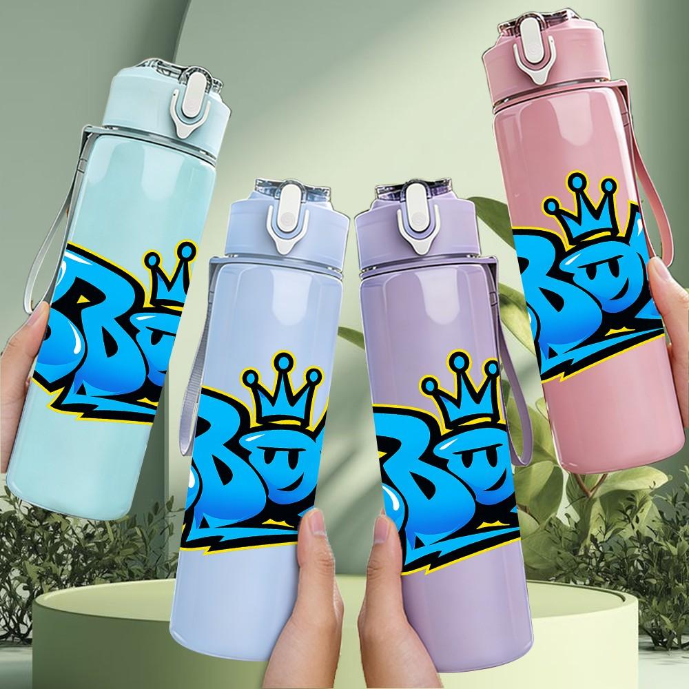 1PC B Boy Graffiti Letter 750ml Color Plastic Sports Water Bottle Leakproof Flip Straw Lid Suitable for Sports Office Home Use