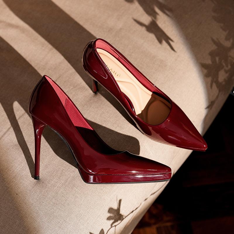 

Новые, водонепроницаемые туфли на высоком каблуке для женщин, с острым носком, на тонком каблуке, этикетные одинарные туфли для работы, простые и не вызывающие усталости 39 бордовый