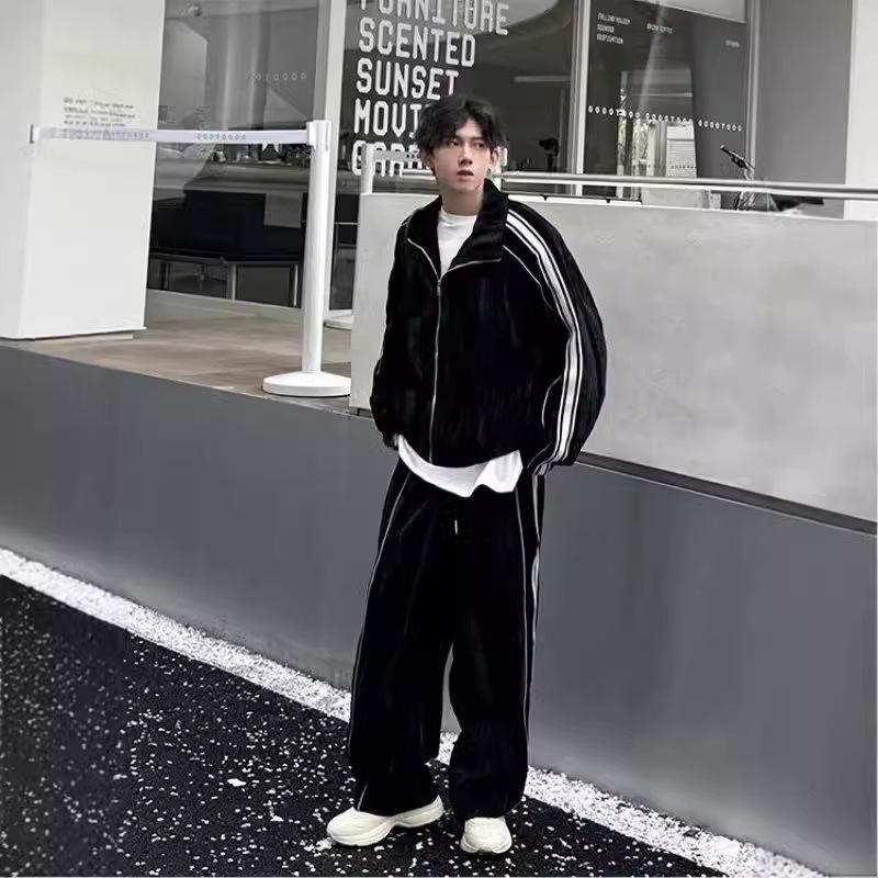 Jesienna Stylowa Bluza w Paski ze Złotego Weluru Dwuczęściowy Sportowy Garnitur dla Par dla Mężczyzn