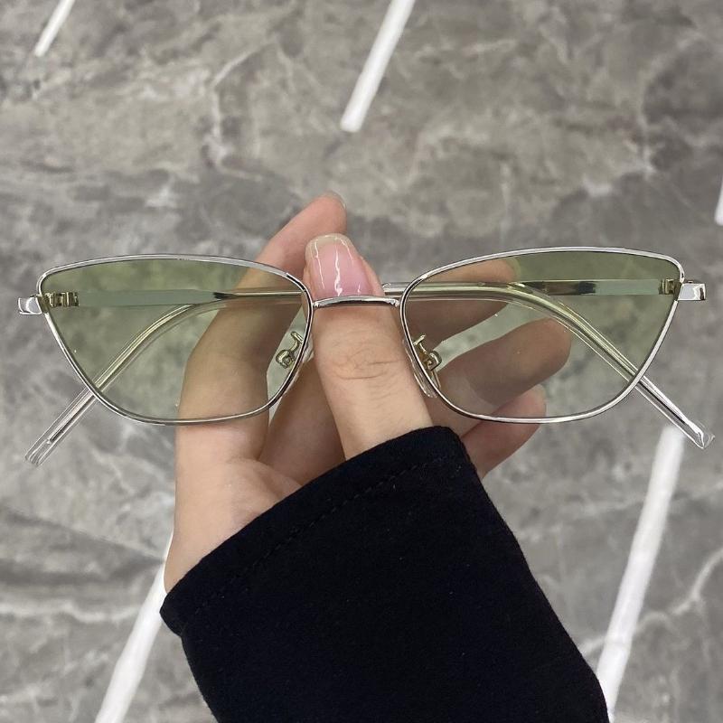 Ultralight Small Square Frame Sunglasses Women Popular Luxury Designer Metal Eyeglasses Outdoor Travel UV protection Eyewear