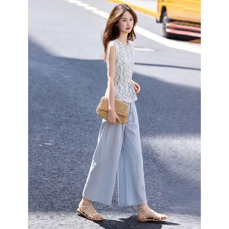 Women's Floral Lace Sleeveless Shirt & Cropped Pants Set