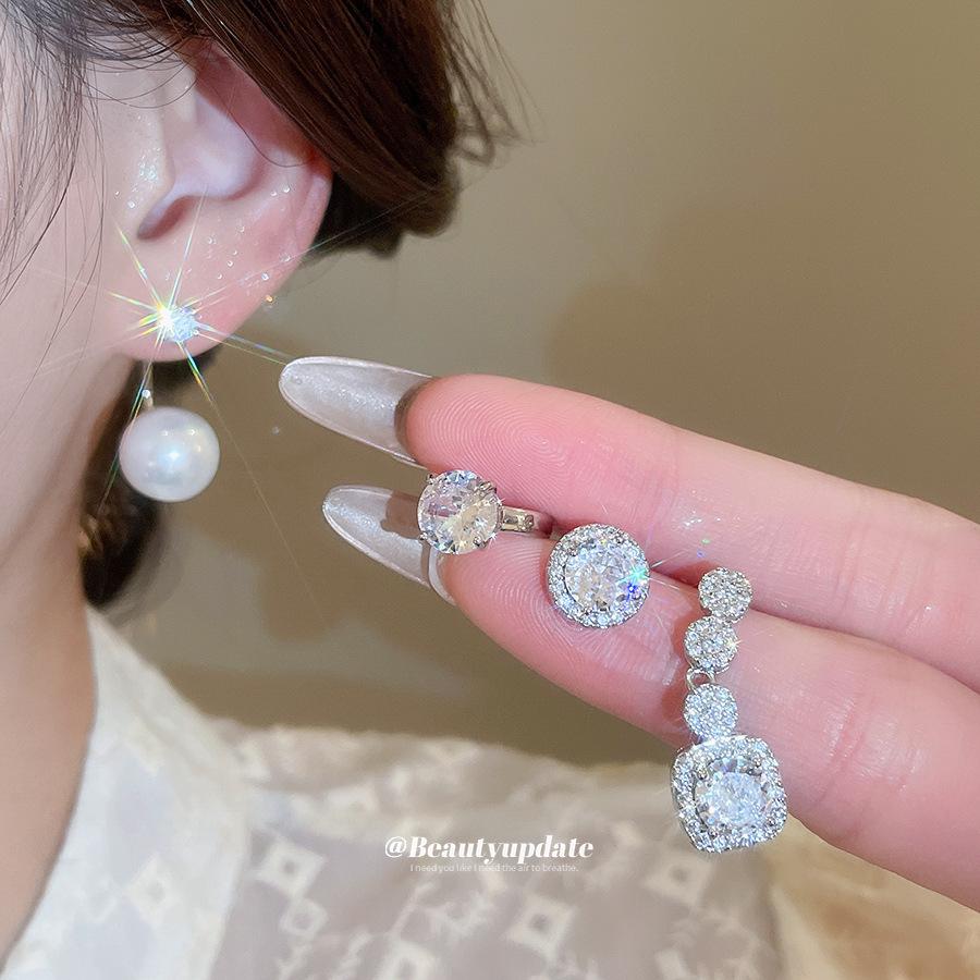 Silver Needle Korean Style Zirconia Geometric Round Stud Earrings - Elegant, Shiny, and Fashionable Accessories for Women