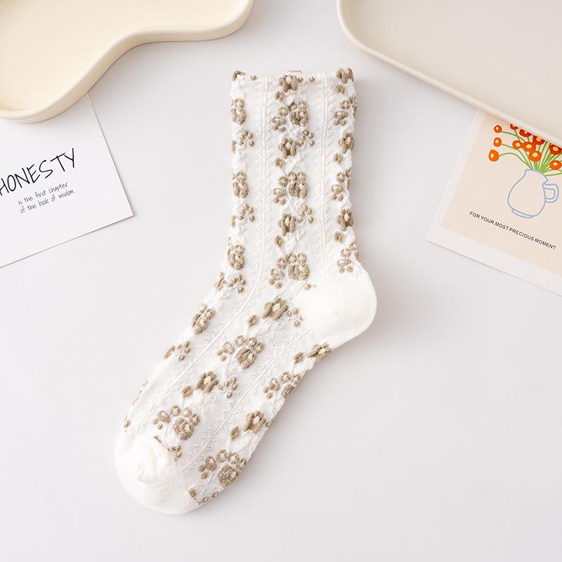 Korean Retro Floral Mid-Calf Embossed Women's Knit Socks