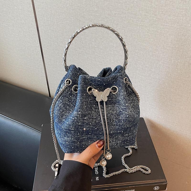 

Exquisite Shiny Diamd Party Denim Handbag Women s New Versatile Chain Crossbody Bags Persalized Commute Bucket Bag Mini(Max Length<20cm) темно-синього кольору