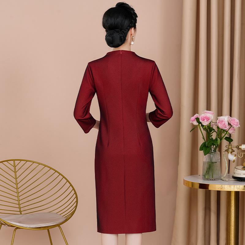 2023 Autumn Elegant Knee-Length Dress for Middle-Aged Women - Slimming Plus Size, Perfect for Weddings and Special Occasions