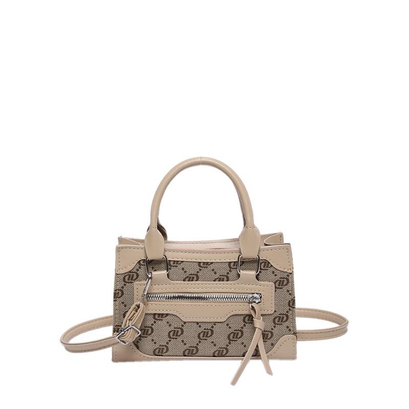 Foreign-style One-shoulder Handbag with Simple and Casual Texture 2024 Autumn New Korean Version of Fashion Messenger Small Square Bag Women