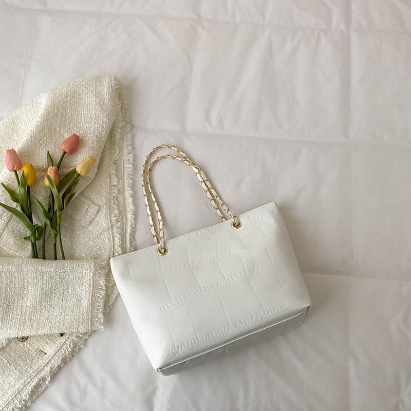 Trendy Street Style Casual Tote Bag Spring 2023 Fashionable Large Capacity Shoulder Bag