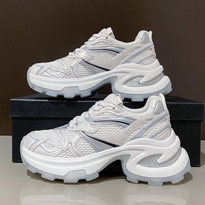 Silberne Plateau-Dad-Schuhe für Damen, neue Modelle für Frühling und Sommer 2024, die die Füße zeigen, kleine atmungsaktive Casual-Sportschuhe aus Mesh