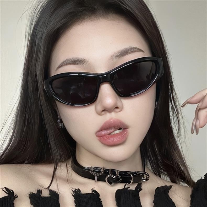 Sweet Cool Y2K Cyberpunk Futuristic Sunglasses Women Men High-end Style Photo Projection UV Protection Fashion Sun Glasses