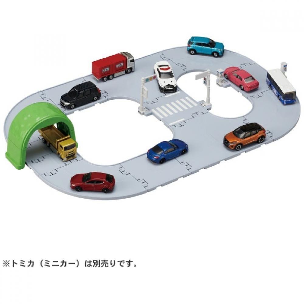 

Takara Tomy Tomica Town Kumikaetan Is Easy Basic Doro Set