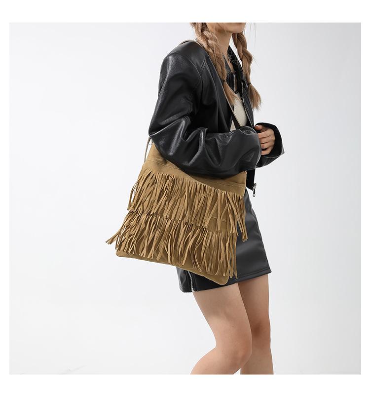 Women's Large Capacity Retro Tassel Shoulder Bag - Autumn 2023 Fashion