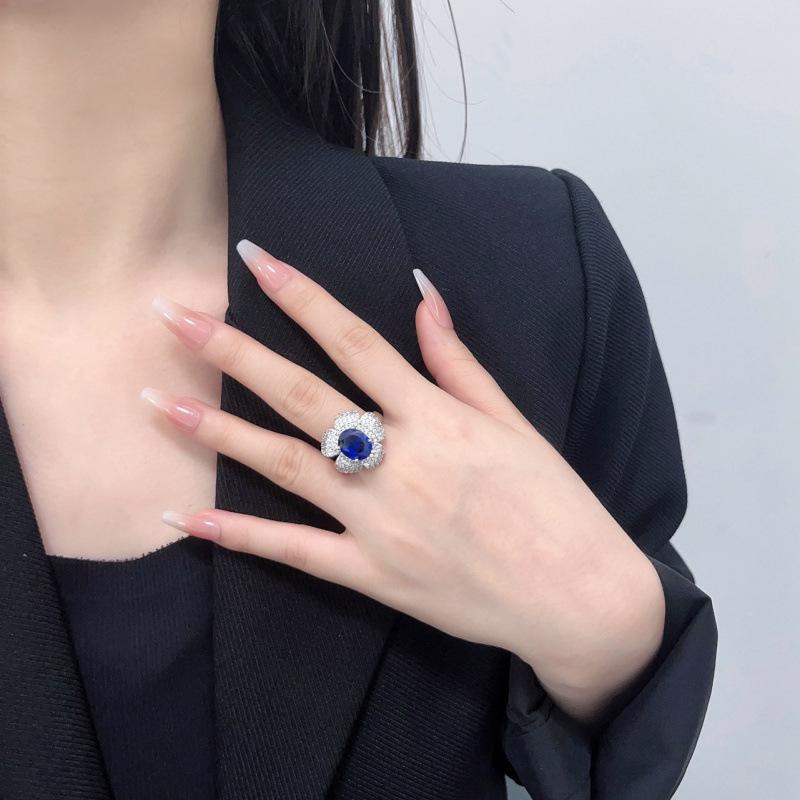 

Камелия Имитация Сапфира Ювелирный Дизайн Цвет Сокровище Кольцо Женское Французская Роскошь Высокий Уровень Кольцо с Бриллиантом No. 10