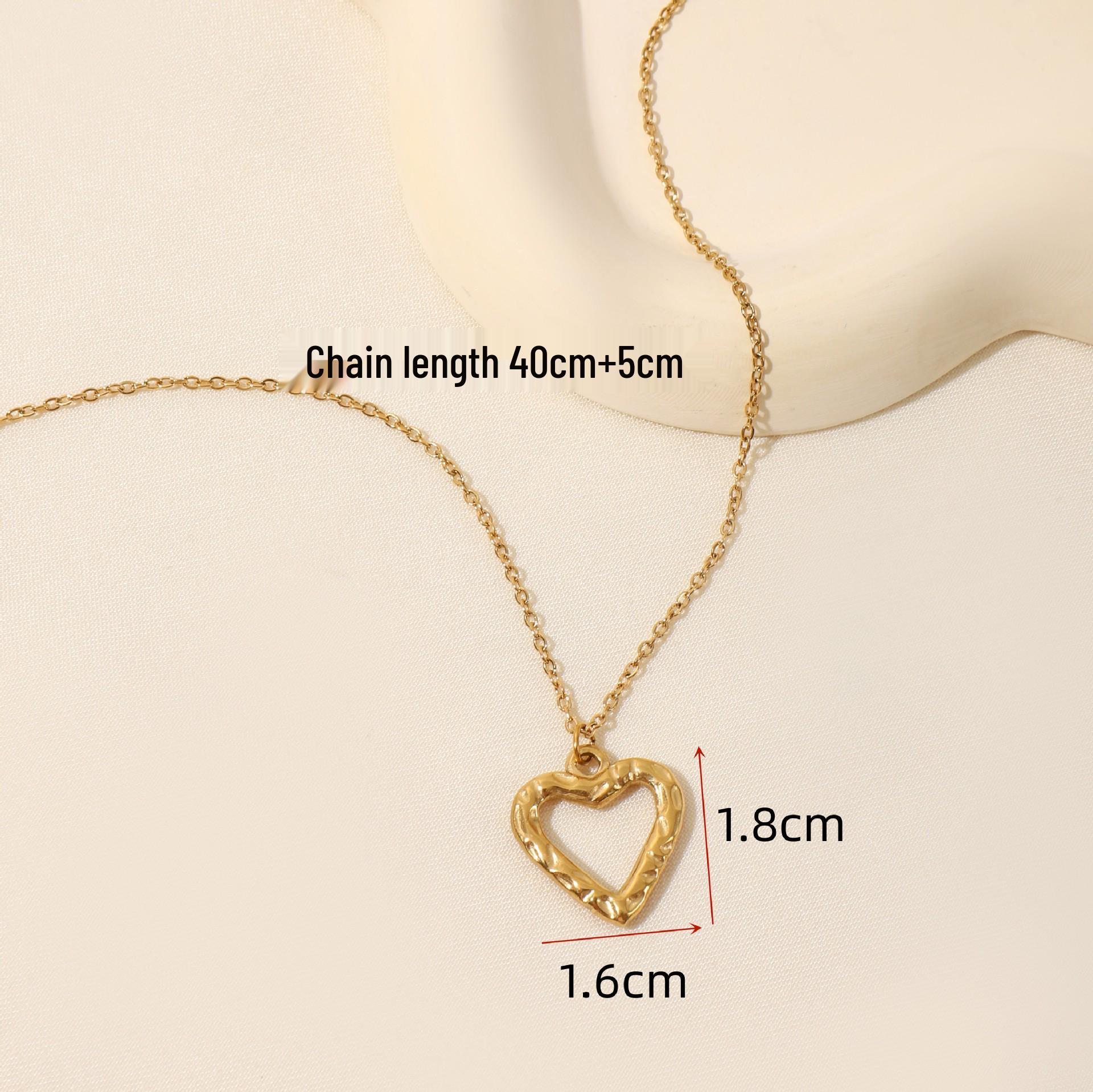 Titanium Steel Hollow Heart Necklace with Hammered Texture and Gold-Plated Pendant Clavicle Chain