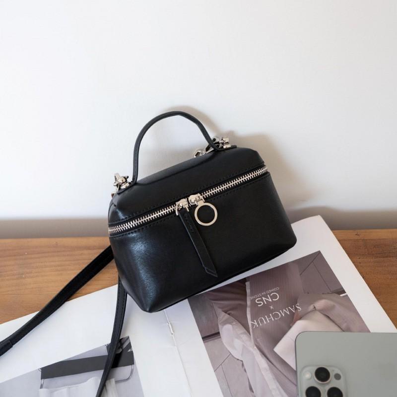 

Niche Design Two-layer Cowhide Foreign Style All-match Lunch Box Bag One-shoulder Portable Large-capacity Cross-body Bucket Pillow