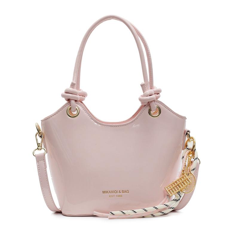 Popular Simple Retro High-end Texture Bright Leather Hand Carrying Bucket Bag Versatile Commuting Foreign Style Single Shoulder Messenger Bag Bag Fema