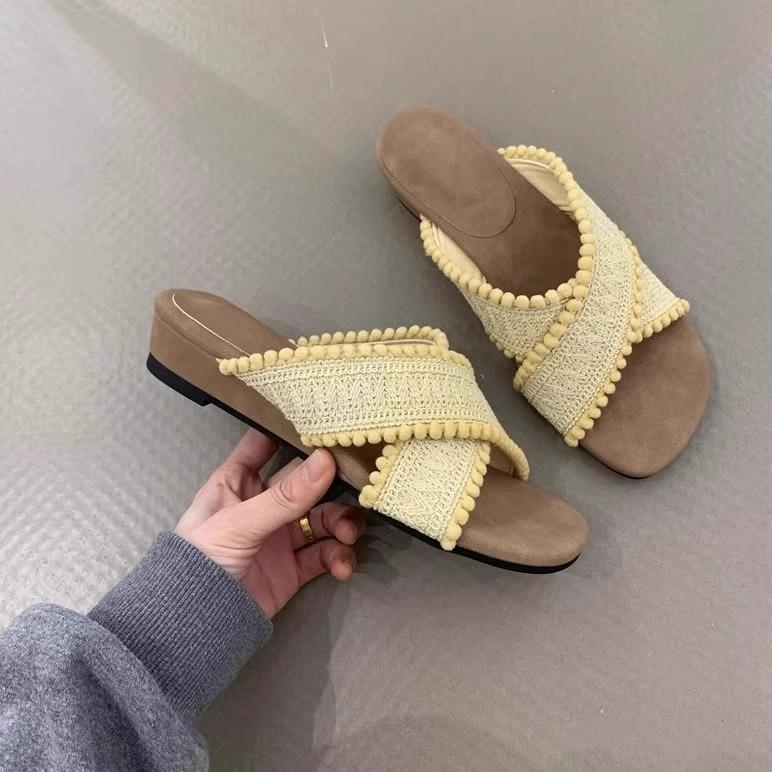 Square head thick heel cool slippers women's summer wear 2025 new cross-strap Roman sandals with skirt temperament sandals