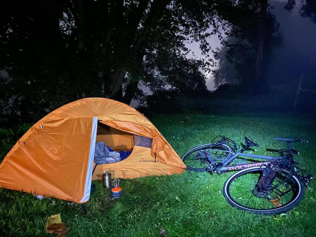 Clostnature 1 Person Tent Camping Solo Tent Inner Tent Compact Touring Mountaineering Camping Equipment Waterproof Lightweight Storage Large Tent for