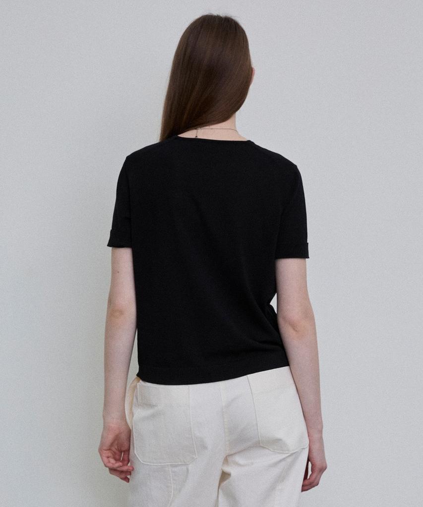 Dieto Embroidered Sleeve Knit Tee [Black]