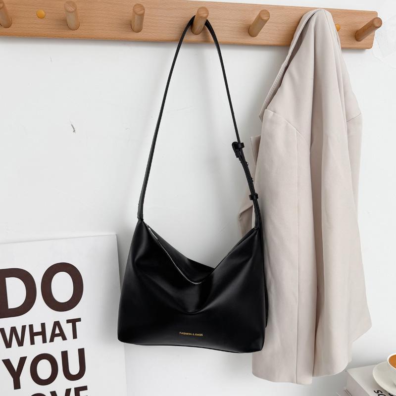 

2025 new simple atmosphere commuter texture bag women s niche daily design soft shoulder messenger bag чёрный