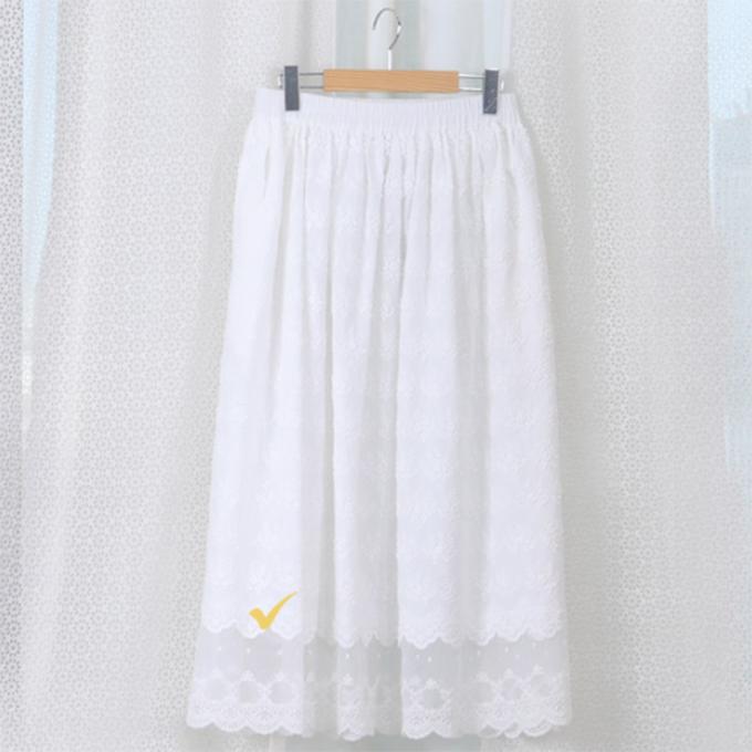 Seutailbaimiin Melin Floral Embroidery Skirt