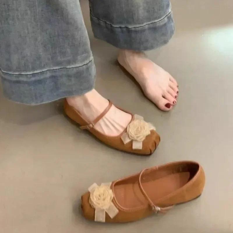 Women's Shoes Autumn New Fashion Mary Jane Flowers Shallow Mouth Flat Sole Comfortable Non Slip White Banquet Casual Shoes