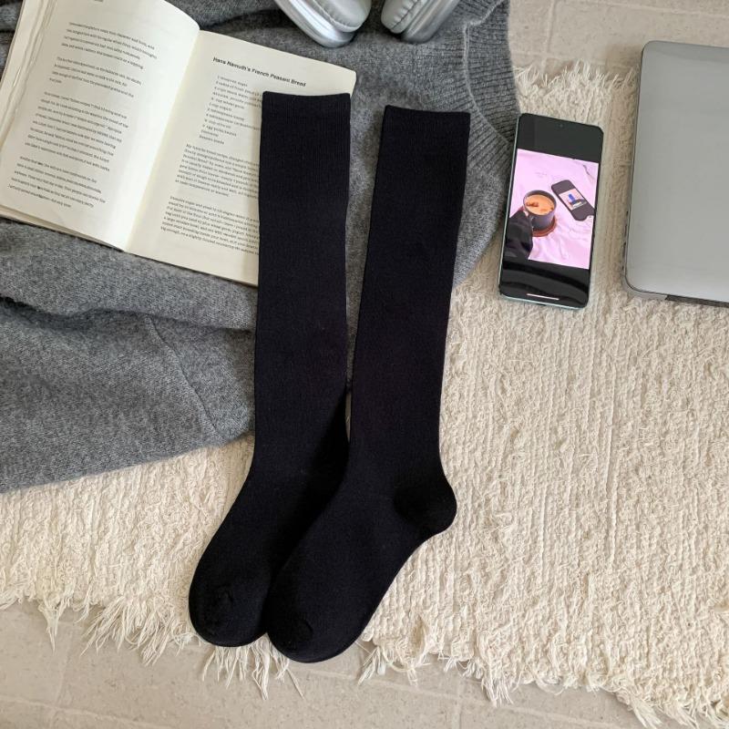 Basic solid color slim calf socks gentle wind soft waxy skin-friendly autumn and winter cotton socks Zhuji pure cotton women's medium tube socks
