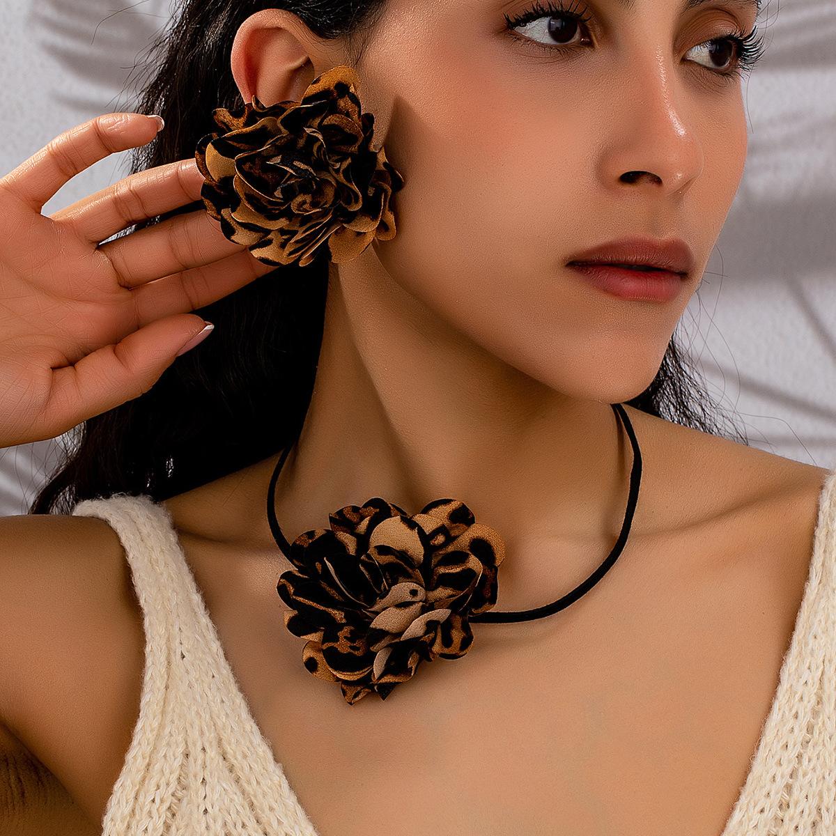 

Модные серьги-колье для женщин леопардовый