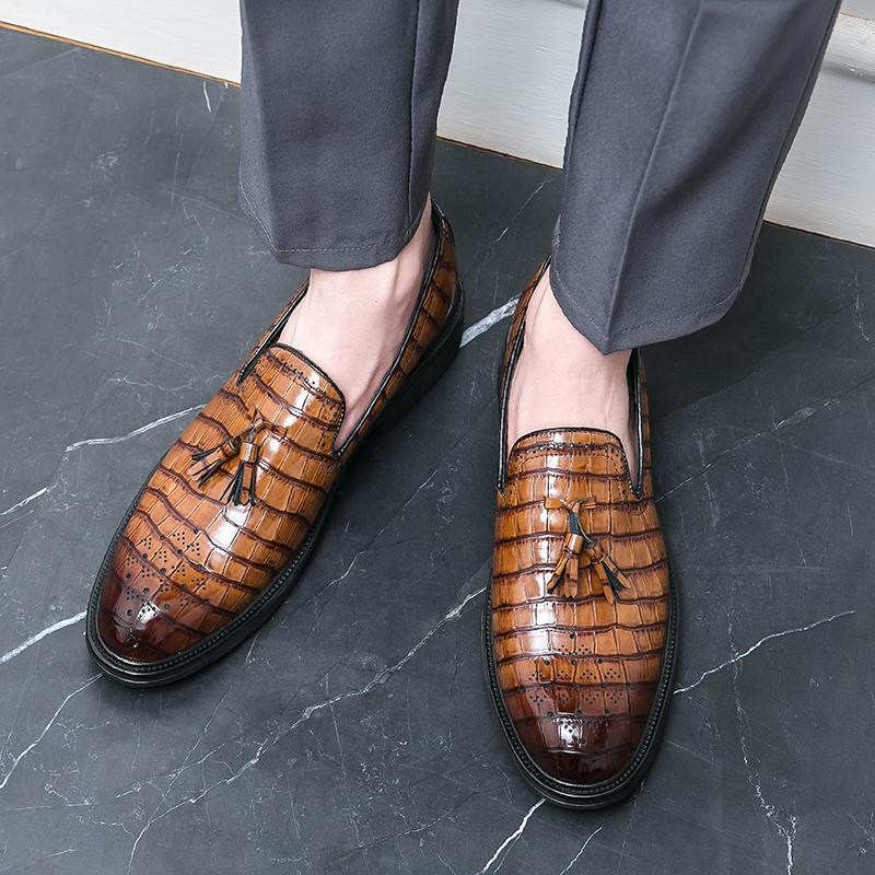 Men's business Dress Shoes Luxury Italian Style Fashion Men Formal business Shoes Nightclub Wedding party Dress Formal Loafers