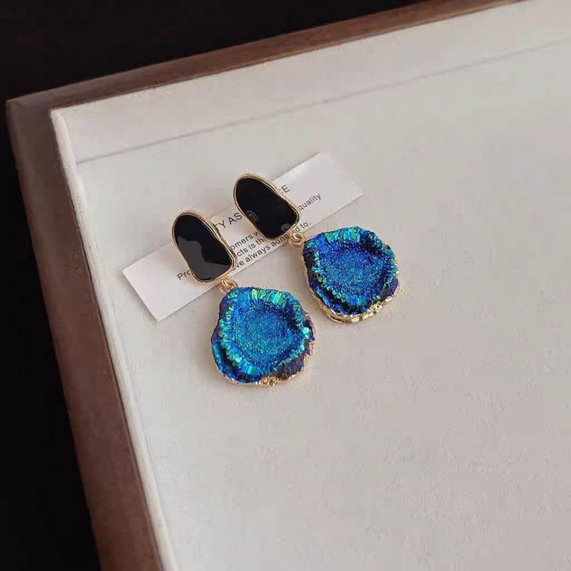 Light Luxury High-end Pleated Blue Irregular Metal Earrings Temperament Personality Versatile Stud Earrings Fashion Retro Earrings