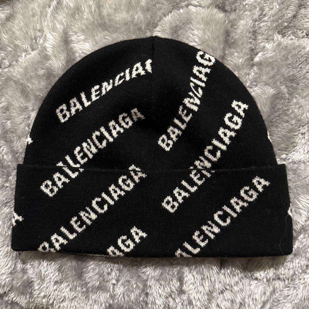 Used BALENCIAGA Beanie Unisex