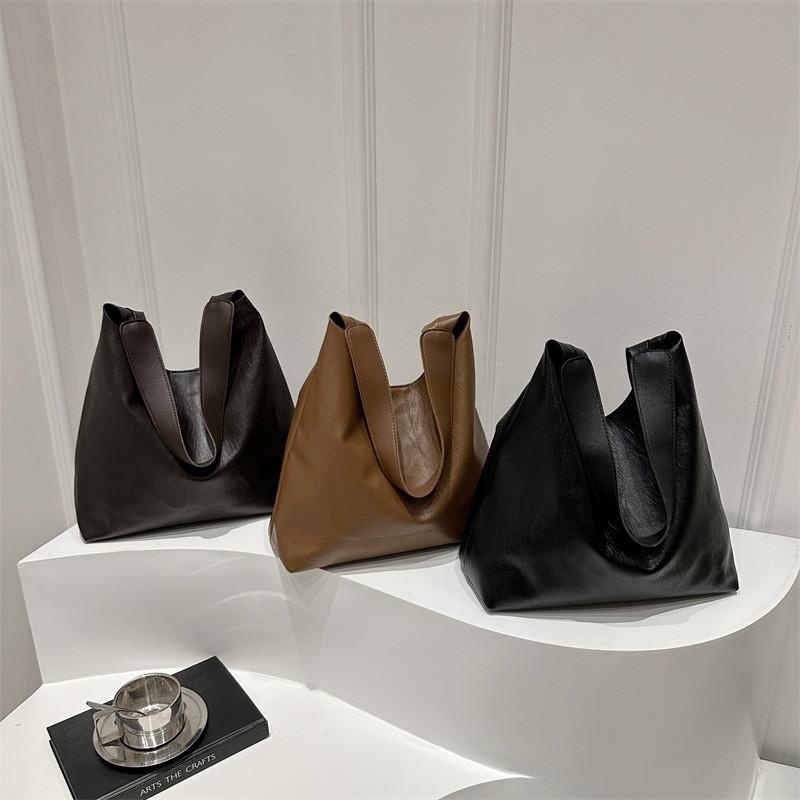Chic Pu Material Oversized Tote Bag For Women Featuring Simple Urban Design And Magnetic Closure