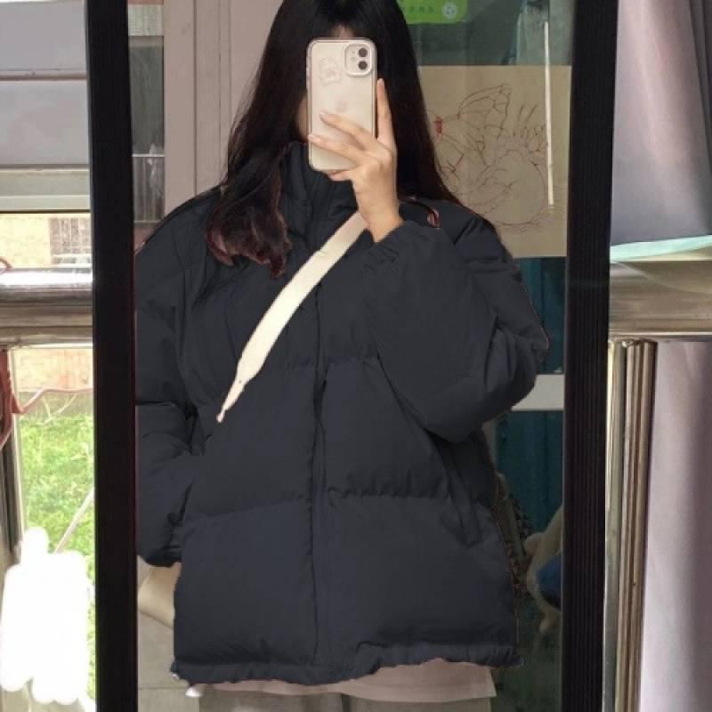 

Розовое женское короткое пуховое пальто - Новинка осени/зимы 2025 года, корейский стиль, маленький размер, толстое и уютное для студентов Large чёрный