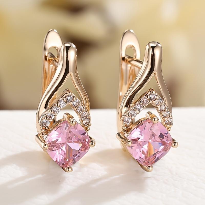 A Pair Of Retro And Elegant Women'S Fish Tail Inlaid Earrings, Fashionable Earrings