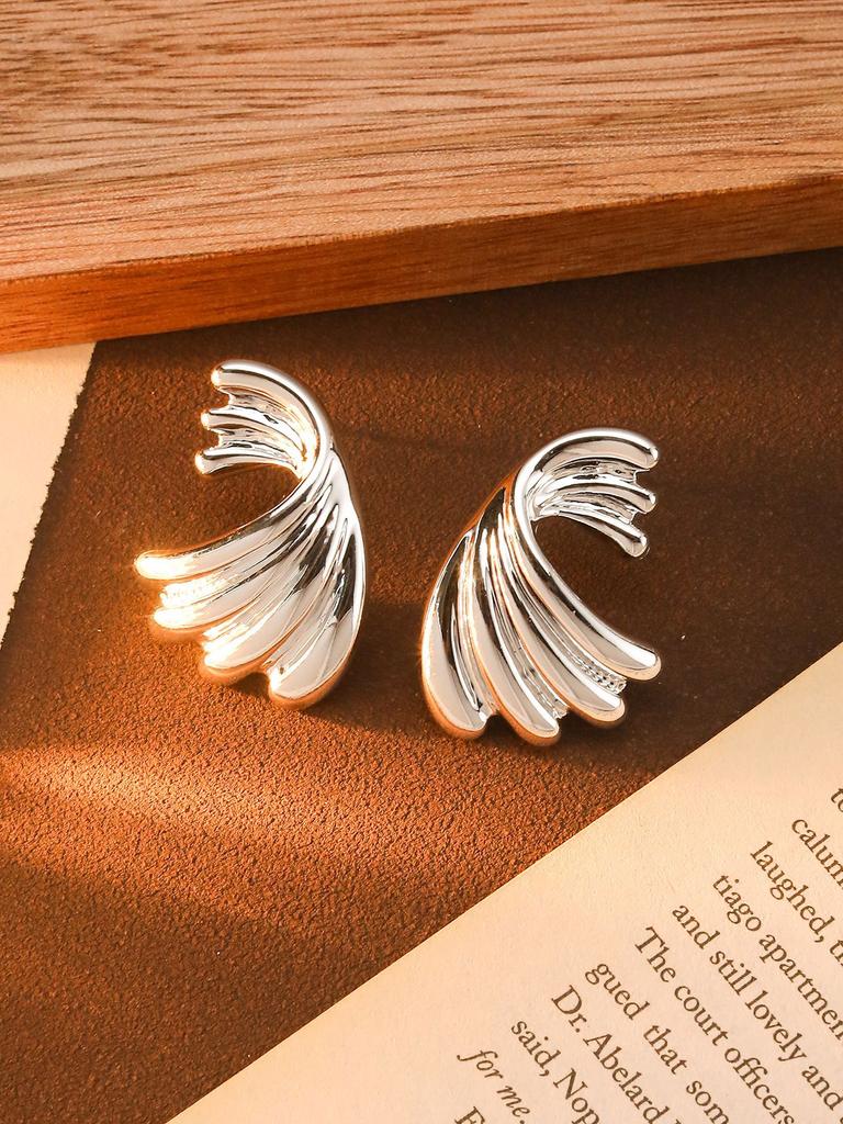 Exaggerated Personality Leaf Flower Earrings Versatile Temperament Earrings Fashion Premium Earrings