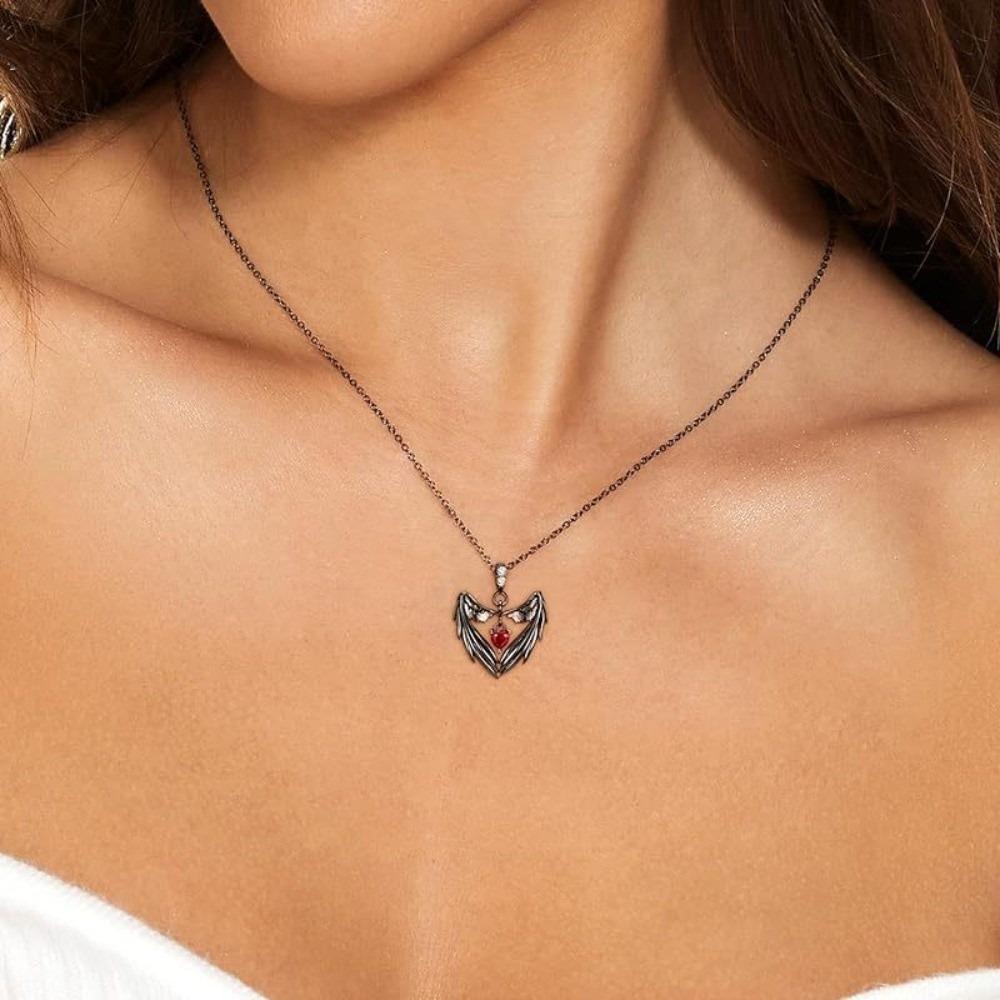Zinc Zinc Alloy Bat Wings Pendant Necklace Red Rhinestone Halloween Heart Choker Gothic Clavicle Chain  Girls