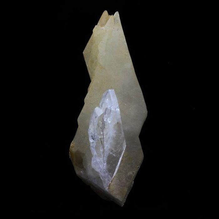 Pierres et Minéraux. Quartz à Ame + Calcite. 266.0 ct. Le Noirey, Saint-Jean-de-Maurienne, Savoie, France.