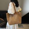 Large capacity straw bag women's 2025 new summer fashion commuter woven bag seaside vacation beach tote bag