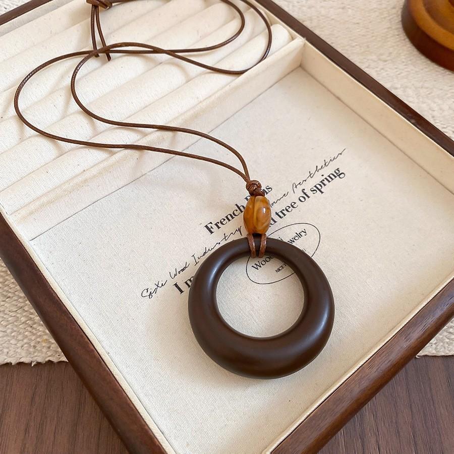Wood chips irregular round square pendant necklace retro ethnic style collarbone chain design sense sweater chain women