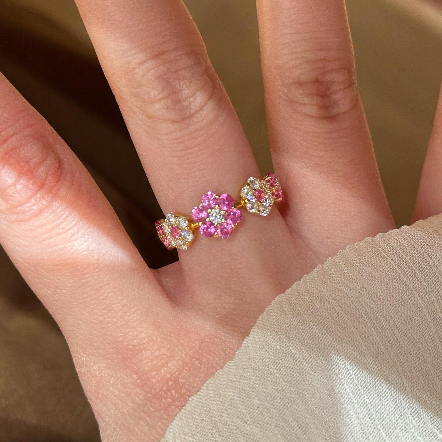 

Cherry Blossom Inlaid Pink Diamonds Splicing Flower Ring Fashion Style Sweet Exquisite rings for women Wedding Jewelry gift resizable
